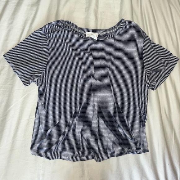 Tilly’s Blue+White Striped Tee Size Medium - Picture 1 of 3